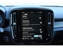 Volvo XC40 B4 211PK Automaat Plus Dark / Lighting Pack / Pixel led / 20'' Velgen / Donker getint glas