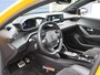 Peugeot e-208 GT Pack 50 kWh 3-fase | Glazendak | ACCU 92% | Halfleer | Stoelverwarming | Navigatie | 17"LMV  | Keyless