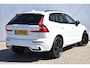 Volvo XC60 Recharge T6 AWD Ultimate Dark |Trekhaak | Black Edition | Pano | LageKM!