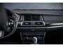 BMW 5-Serie GT Gran Turismo 535i High Executive M Sport | Panoramadak | Harman Kardon | Softclose | Luchtvering | Stoelverwarming | Stuurverwarming | Adaptive Cruise Control | Memory Seats | LED | Trekhaak | Keyless | 360 Camera | Digitaal Dash |