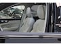 Volvo XC60 T6 350PK AWD Ultimate Dark | Luchtvering | Massage | Gelaagd Glas | 22'' | 360º view | HUD