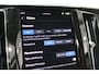 Volvo XC60 T6 350PK AWD Ultimate Dark | Luchtvering | Massage | Gelaagd Glas | 22'' | 360º view | HUD