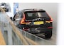 Volvo XC60 T6 350PK AWD Ultimate Dark | Luchtvering | Massage | Gelaagd Glas | 22'' | 360º view | HUD