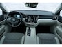 Volvo V60 T4 Momentum Pro | Navi | Cruise Control | Elek. Achterklep | LED | Park Assist | Sportstuur | 19" LM