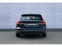Volvo V60 T4 Momentum Pro | Navi | Cruise Control | Elek. Achterklep | LED | Park Assist | Sportstuur | 19" LM