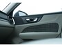 Volvo V60 T4 Momentum Pro | Navi | Cruise Control | Elek. Achterklep | LED | Park Assist | Sportstuur | 19" LM