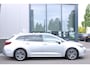 Toyota Corolla Hybrid 140PK TEAM D (10 JAAR GARANTIE*)FACE-LIFT, 18DKM, GROOT SCHERM, WINTERPAKKET, LED