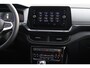 Volkswagen T-Cross 1.0 TSI Life Edition 95PK / 70kW, 17" 'Manila' LMV, LED koplampverlichting, Multimedia pakket (navigatie 'discover media', verkeerstekenherkenning, Apple Carplay / Android Auto, telefoon draadloos oplaadbaar), Comfort Pakket (parkeersensoren vóór en achter (pdc), achteruitrijcamera (rear view), sleutelloos vergrendel- en startsysteem (keyless access), voorstoelen verwarmbaar), adaptieve cruise control (acc)