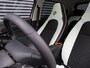 Leapmotor T03 EV 37,3 kWh 95pk Design I Bruut Edition I Leerpakket I Privacy Glass I Panoramadak I Achteruitrijcamera I 16 inch Full Black velgen