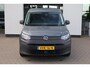Volkswagen Caddy Cargo 2.0 TDI Comfort 123PK / 90kW, 16" LMV, achteruitrijcamera (rear view), ErgoComfort stoel bestuurderskant, lat om lat laadruimte, laadvloer, navigatie, Apple Carplay / Android Auto, multifunctioneel stuurwiel, cruise control, dichte achterdeuren, trekhaak, elektrisch verstel- en verwarmbare buitenspiegels