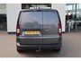 Volkswagen Caddy Cargo 2.0 TDI Comfort 123PK / 90kW, 16" LMV, achteruitrijcamera (rear view), ErgoComfort stoel bestuurderskant, lat om lat laadruimte, laadvloer, navigatie, Apple Carplay / Android Auto, multifunctioneel stuurwiel, cruise control, dichte achterdeuren, trekhaak, elektrisch verstel- en verwarmbare buitenspiegels