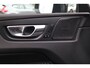 Volvo XC60 2.0 T8 Plug-in hybrid AWD Ultimate Bright | Schuif-/ kanteldak| Head-up Display| 360* Camera| Harman Kardon Audio| Semi- elektrisch inklapbare trekhaak| Keyless Entry| Adaptieve Cruise Control met Pilot Assist| Dodehoeksensoren|
