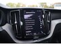 Volvo XC60 2.0 T8 Plug-in hybrid AWD Ultimate Bright | Schuif-/ kanteldak| Head-up Display| 360* Camera| Harman Kardon Audio| Semi- elektrisch inklapbare trekhaak| Keyless Entry| Adaptieve Cruise Control met Pilot Assist| Dodehoeksensoren|