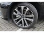 Volvo XC60 2.0 T8 Plug-in hybrid AWD Ultimate Bright | Schuif-/ kanteldak| Head-up Display| 360* Camera| Harman Kardon Audio| Semi- elektrisch inklapbare trekhaak| Keyless Entry| Adaptieve Cruise Control met Pilot Assist| Dodehoeksensoren|