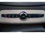 Volvo XC90 T8 Recharge AWD Ultra Dark - Luchtvering - Bowers & Wilkins audio - Panorama/schuifdak - IntelliSafe Assist & Surround - 360º Camera - Nappaleder met stoelventilatie - Gelaagde zijruiten - Verwarmde voorstoelen, stuur & achterbank - Parkeersensoren voor & achter - Elektr. bedienb. voorstoelen met geheugen - Draadloze tel. lader - Head up display - Extra getint glas - 22' LMV - Black Edition