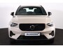 Volvo XC40 B4 Plus Dark - IntelliSafe Assist & Surround - Harman/Kardon audio - Parkeercamera achter - Verwarmde voorstoelen & stuur - Parkeersensoren voor & achter - Elektr. bedienb. voorstoelen met geheugen links - Draadloze tel. lader - 20' LMV
