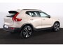 Volvo XC40 B4 Plus Dark - IntelliSafe Assist & Surround - Harman/Kardon audio - Parkeercamera achter - Verwarmde voorstoelen & stuur - Parkeersensoren voor & achter - Elektr. bedienb. voorstoelen met geheugen links - Draadloze tel. lader - 20' LMV