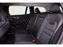 Volvo V60 B4 Essential - IntelliSafe Assist & Surround - Parkeercamera achter - Verwarmde voorstoelen, stuur & achterbank - Parkeersensoren voor & achter - Draadloze tel. lader - Elektr. verstelbare lendesteunen - 17' LMV