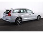 Volvo V60 B4 Essential - IntelliSafe Assist & Surround - Parkeercamera achter - Verwarmde voorstoelen, stuur & achterbank - Parkeersensoren voor & achter - Draadloze tel. lader - Elektr. verstelbare lendesteunen - 17' LMV