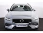 Volvo V60 B4 Essential - IntelliSafe Assist & Surround - Parkeercamera achter - Verwarmde voorstoelen, stuur & achterbank - Parkeersensoren voor & achter - Draadloze tel. lader - Elektr. verstelbare lendesteunen - 17' LMV
