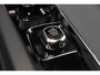 Volvo V60 B4 Essential - IntelliSafe Assist & Surround - Parkeercamera achter - Verwarmde voorstoelen, stuur & achterbank - Parkeersensoren voor & achter - Draadloze tel. lader - Elektr. verstelbare lendesteunen - 17' LMV