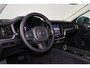 Volvo V60 B4 Essential - IntelliSafe Assist & Surround - Parkeercamera achter - Verwarmde voorstoelen, stuur & achterbank - Parkeersensoren voor & achter - Draadloze tel. lader - Elektr. verstelbare lendesteunen - 17' LMV
