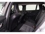Volvo V60 B4 Essential - IntelliSafe Assist & Surround - Parkeercamera achter - Verwarmde voorstoelen, stuur & achterbank - Parkeersensoren voor & achter - Draadloze tel. lader - Elektr. verstelbare lendesteunen - 17' LMV