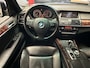 BMW X5 XDRIVE 30I HIGH EXECUTIVE 7 PERSOONS LEDER NAVIGATIE CRUISE CONTROL CLIMATE CONTROL STOELVERWARMING BLUETOOTH TELEFOON AFN. TREKHAAK ZEER MOOI !! 3010