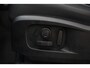 Land Rover Defender D200 X-Dynamic | Elektrisch Panoramadak | Cold Climate Pack | Black Pack |