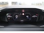 Peugeot 2008 1.2 100PK ALLURE | DRAADLOZE APPLE CARPLAY/ANDROID AUTO | ACHTERUITRIJ CAMERA | PARKEERSENSOREN VOOR EN ACHTER | NAVIGATIE | CLIMATE CONTROL | LICHTMETALEN VELGEN 17" | LED KOPLAMPEN |