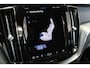 Volvo XC60 T6 350PK AWD Ultra Black Edition | Luchtvering | 360º view | HUD | HK Audio | Adapt LED
