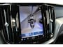 Volvo XC60 T6 350PK AWD Ultra Black Edition | Luchtvering | 360º view | HUD | HK Audio | Adapt LED