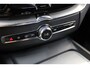 Volvo XC60 T6 350PK AWD Ultra Black Edition | Luchtvering | 360º view | HUD | HK Audio | Adapt LED