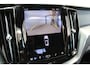 Volvo XC60 T6 350PK AWD Ultra Black Edition | Luchtvering | 360º view | HUD | HK Audio | Adapt LED