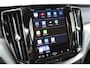Volvo XC60 T6 350PK AWD Ultra Black Edition | Luchtvering | 360º view | HUD | HK Audio | Adapt LED