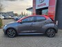 Toyota Yaris 1.5 HYBRID DYNAMIC BI-TONE APPLE/ANDROID 16"LMV LED PARK-SENSOREN STOELVERW. INKLP-SPIEGELS CAMERA