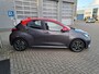 Toyota Yaris 1.5 HYBRID DYNAMIC BI-TONE APPLE/ANDROID 16"LMV LED PARK-SENSOREN STOELVERW. INKLP-SPIEGELS CAMERA