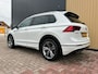 Volkswagen Tiguan 2.0 TSI 180pk 4Motion R-Line | Stoelverwarming | Carplay | Pano | ACC | 2200KG Trekgewicht |