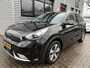 Kia Niro 1.6 GDi Hybrid DynamicLine -STOEL + STUURWIELVERWARMING-DODE HOEK ASSIST-APLLE CARPLAY/ANDROID AUTO-CAMERA-ISOFIX-ETC.