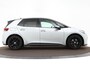 Volkswagen ID.3 Pure Oranje Edition 52kWh |125 kW/170pk Volkswagen ID.3 Pure Oranje Edition 52 kWh |125 kW / 170 pk H | 18" LM velgen met All-season banden  | Lederen bekleding | Getint glas |