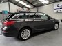Opel Astra Sports Tourer 1.4 Turbo Design Edition !!