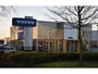 Volvo XC60 T6 350PK Long Range AWD Essential Bright Google Infotainment / Panoramisch schuif-kanteldak / Cruise control / Lederen bekleding / Parkeersensoren voor- en achterzijde / 19" lichtmetalen velgen /