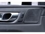 Volvo XC60 T6 Recharge AWD R-Design | Trekhaak | Stoel-/stuur-/achterbankverwarming | Harman Kardon audio | Camera | Verwarmbare voorruit