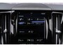Volvo XC60 T6 Recharge AWD R-Design | Trekhaak | Stoel-/stuur-/achterbankverwarming | Harman Kardon audio | Camera | Verwarmbare voorruit