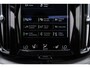 Volvo XC60 T6 Recharge AWD R-Design | Trekhaak | Stoel-/stuur-/achterbankverwarming | Harman Kardon audio | Camera | Verwarmbare voorruit