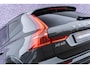 Volvo XC60 T6 Recharge AWD R-Design | Trekhaak | Stoel-/stuur-/achterbankverwarming | Harman Kardon audio | Camera | Verwarmbare voorruit