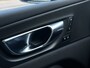 Volvo XC60 2.0 T8 Twin Engine 392 pk AWD R-Design Navigatie Panoramadak Luchtvering Camera Head Up Display Leder Dashboard Carplay Elek. Stoel 19 Inch Velgen Stoelverwarming Standkachel Extra Getint Glas On Call 1e Eigenaar Plug In Hybride 1e Eigenaar BTW auto