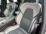 Volvo XC60 2.0 T8 Recharge 392 pk AWD R-Design Navigatie Panoramadak Luchtvering Camera Head Up Display Leder Dashboard Carplay Elek. Stoel 19 Inch Velgen Stoelverwarming Standkachel Getint Glas On Call 1e Eigenaar Plug In Hybride 1e Eigenaar Netjes ! BTW auto