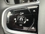 Volvo XC60 2.0 T8 Recharge 392 pk AWD R-Design Navigatie Panoramadak Luchtvering Camera Head Up Display Leder Dashboard Carplay Elek. Stoel 19 Inch Velgen Stoelverwarming Standkachel Getint Glas On Call 1e Eigenaar Plug In Hybride 1e Eigenaar Netjes ! BTW auto