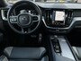 Volvo XC60 2.0 T8 Twin Engine 392 pk AWD R-Design Navigatie Panoramadak Luchtvering Camera Head Up Display Leder Dashboard Carplay Elek. Stoel 19 Inch Velgen Stoelverwarming Standkachel Extra Getint Glas On Call 1e Eigenaar Plug In Hybride 1e Eigenaar BTW auto